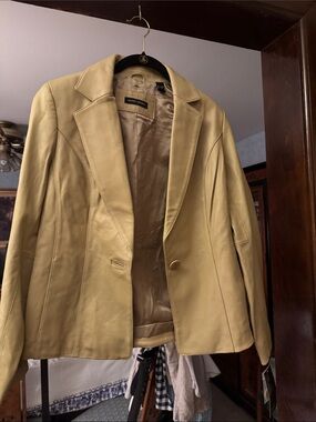 Valerie Stevens tan Leather Blazer